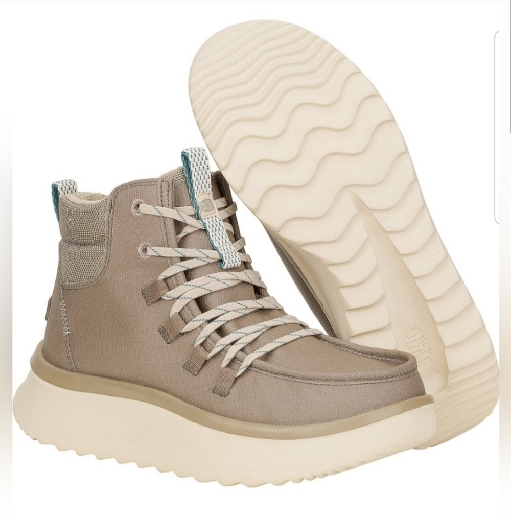 NEW! HEY DUDE WENDY Peak Apres boots Sz 10 NWT